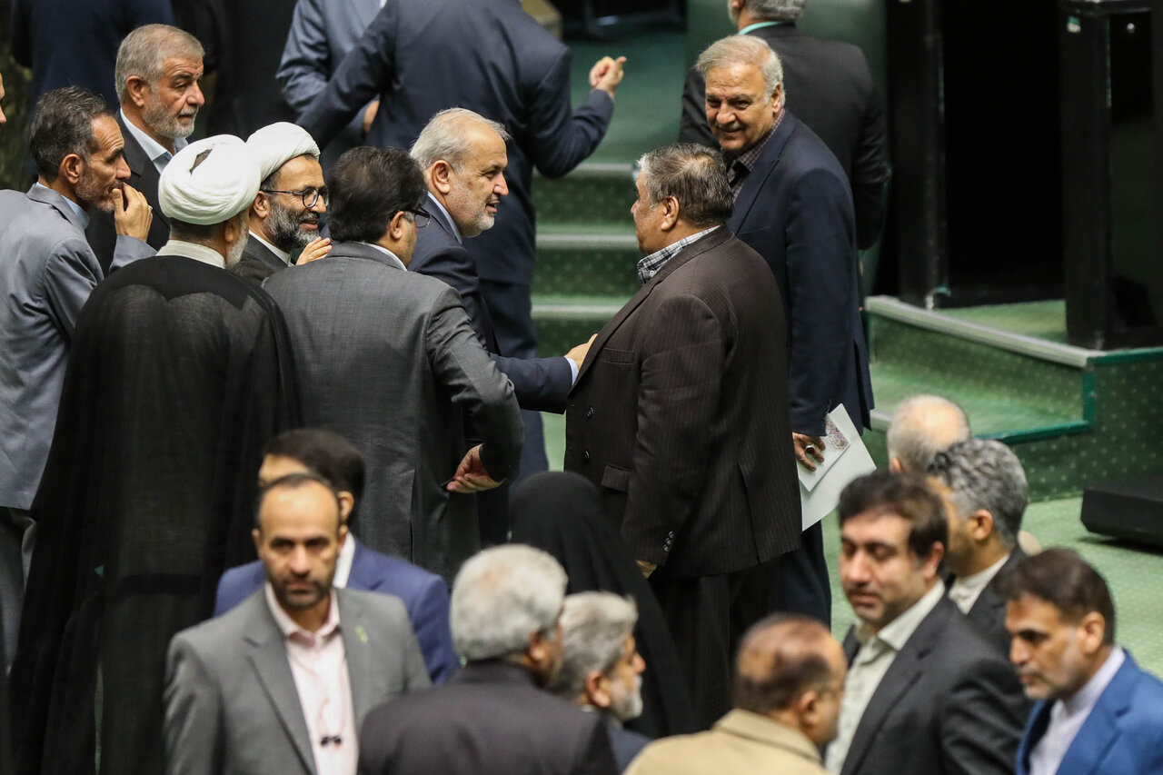 نشست علنی سه‌شنبه ۱۸ آذرماه مجلس