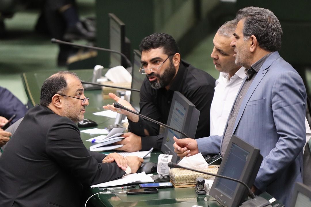 دومین نشست بررسی لایحه بودجه 1404 در صحن علنی مجلس