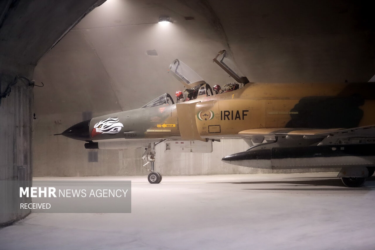 بازدید سرلشکر باقری از پایگاه هوایی عقاب ۴۴ ارتش