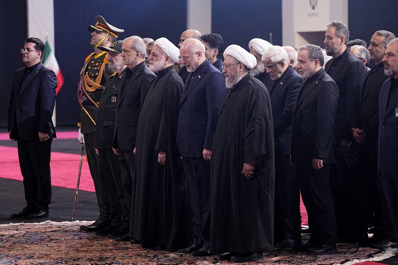 ادای احترام سران قوا