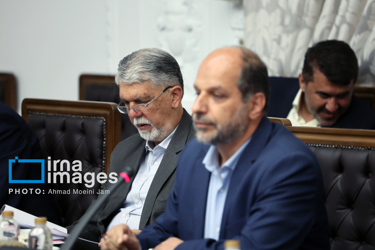 جلسه شورای عالی انقلاب فرهنگی