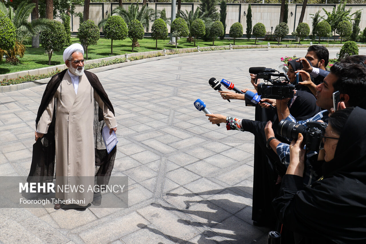 حاشیه جلسه هیئت دولت