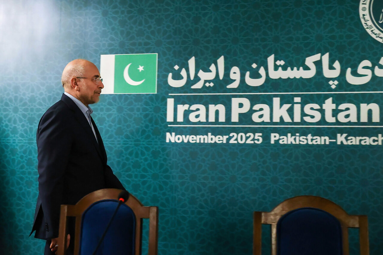 نشست قالیباف با فعالان اقتصادی پاکستان و ایران