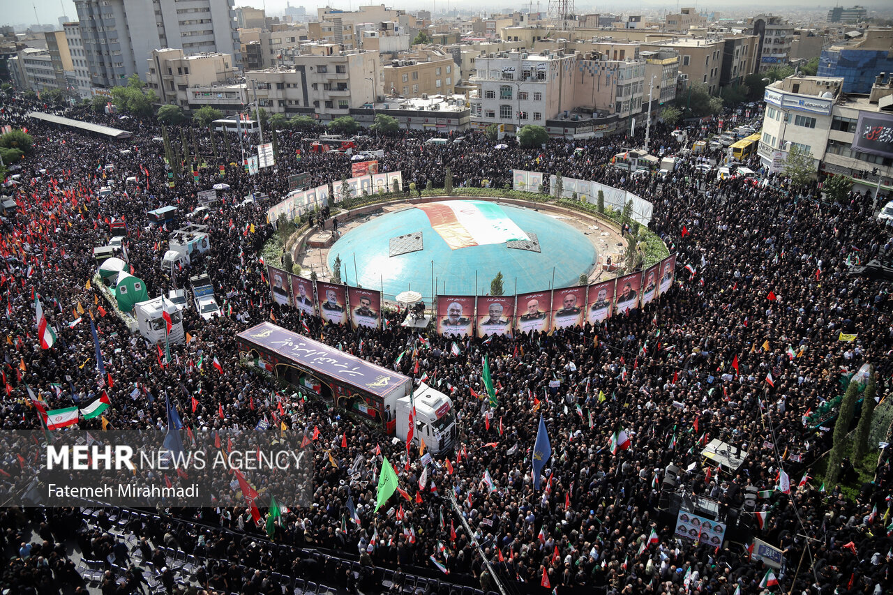 تشییع پیکر ۶۰ شهید اقتدار در تهران