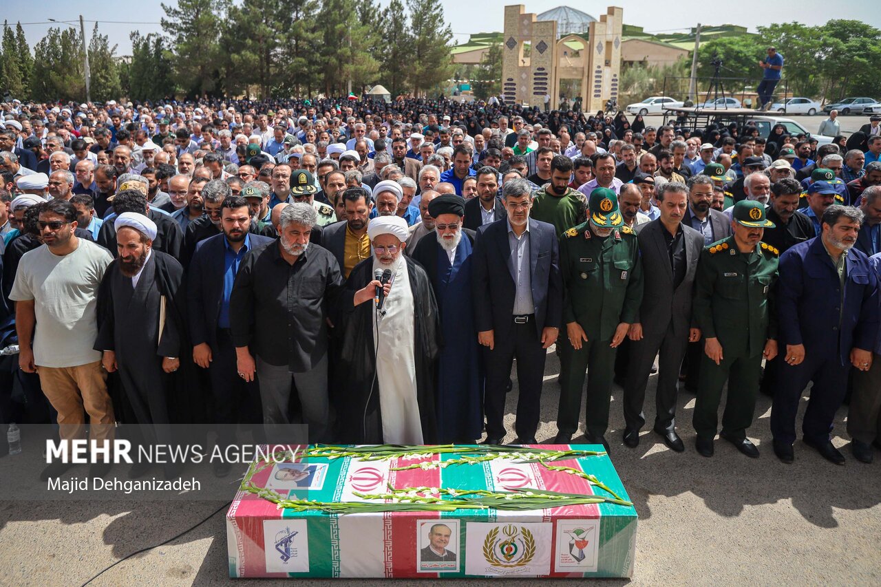 تشییع پیکر دانشمند هسته‌ای شهید اکبر مطلبی‌زاده