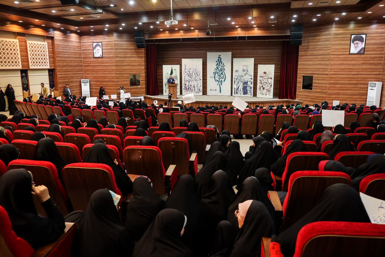 گفت‌وگوی قالیباف با دختران تشکل‌های بسیج دانشجویی