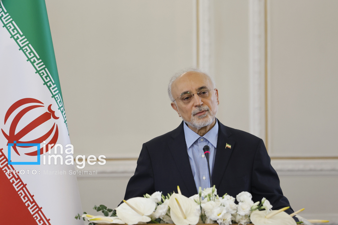 رونمایی از سردیس شهید امیرعبداللهیان در وزارت خارجه