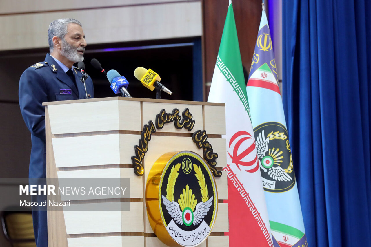 دیدار فرماندهان و کارکنان نیروهای هوایی