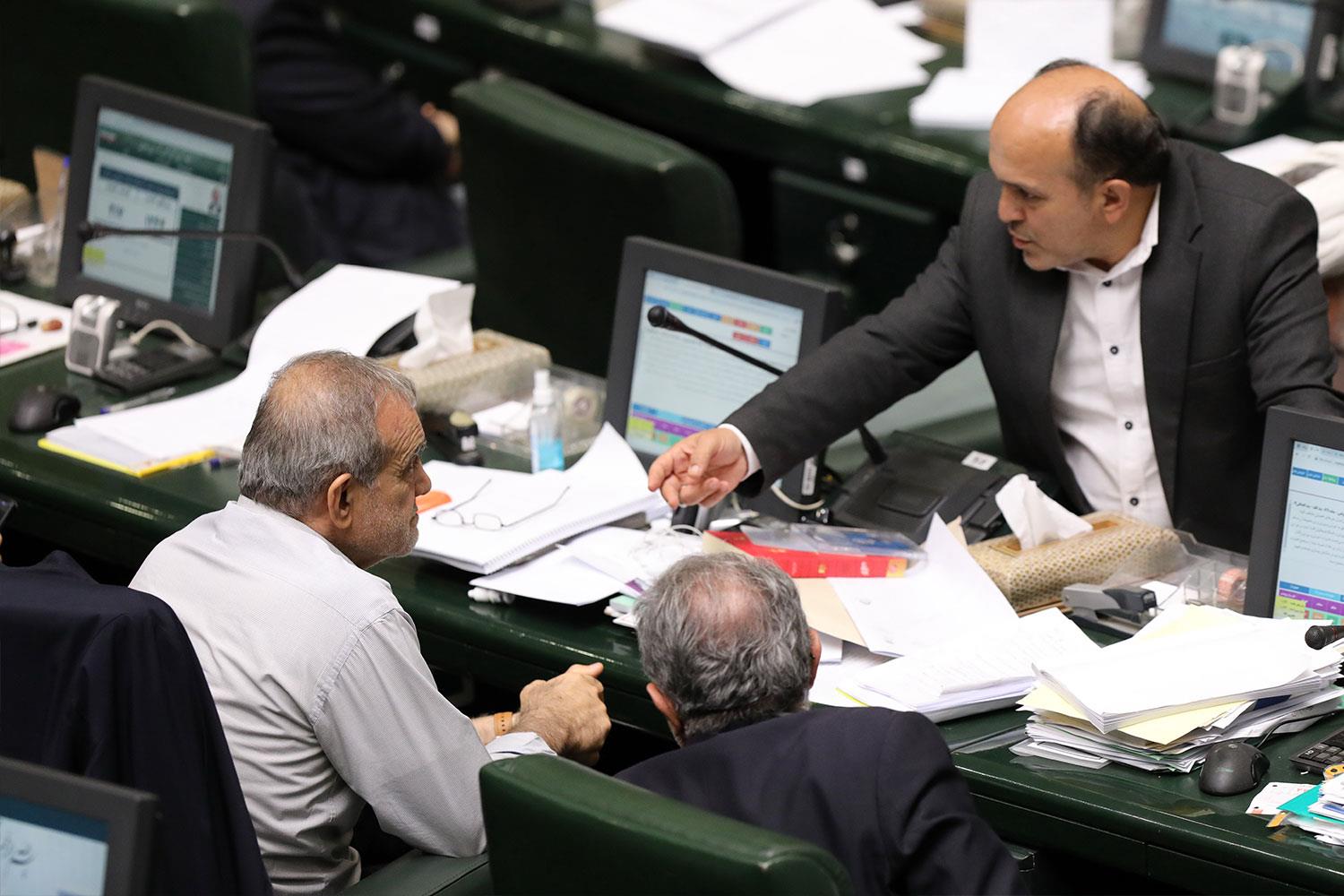 نشست بررسی برنامه هفتم توسعه در صحن علنی مجلس