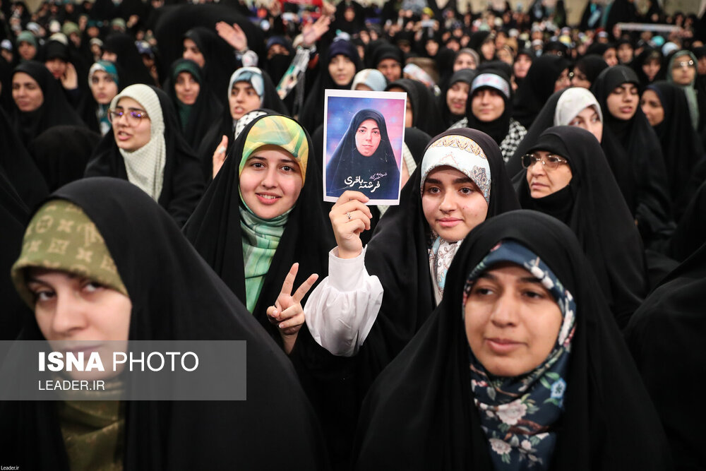  دیدار هزاران نفر از زنان و دختران با رهبر انقلاب