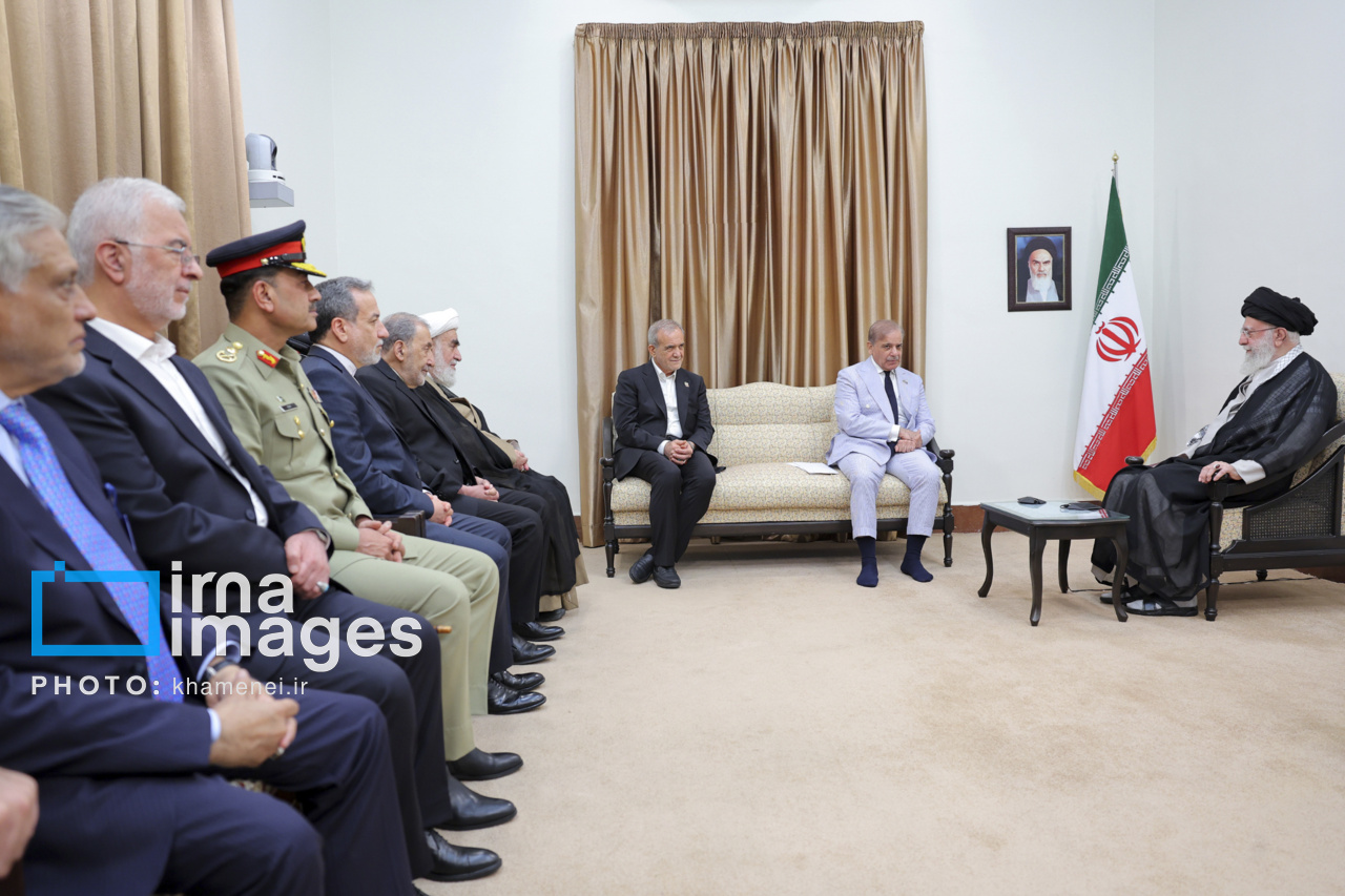 دیدار نخست‌وزیر پاکستان با رهبر انقلاب