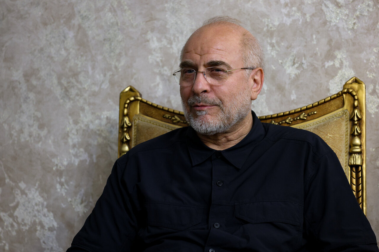 دیدار قالیباف با خانواده شهید باقری