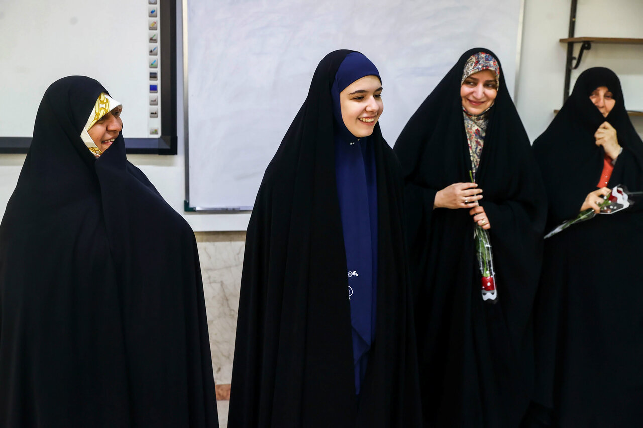 حضور قالیباف در مدرسه دخترانه فاطمیون تهران