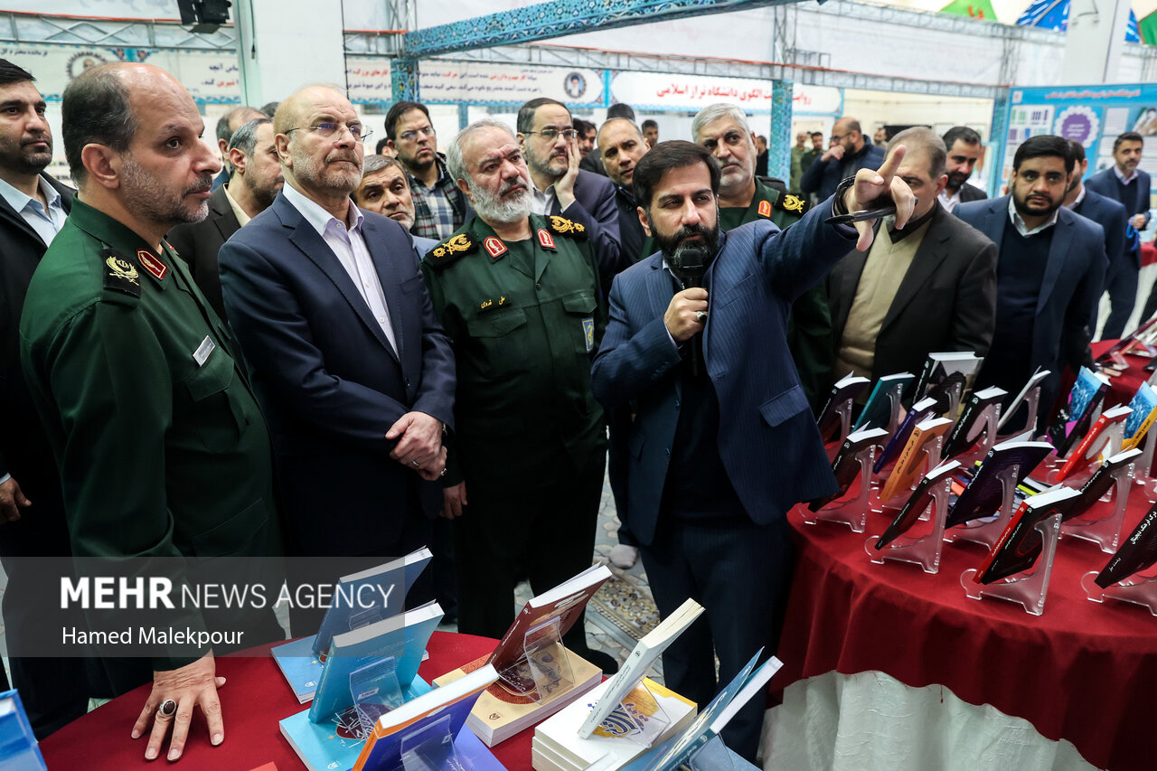 بازدید رئیس مجلس از دستاوردهای دانشگاه جامع امام حسین (ع)