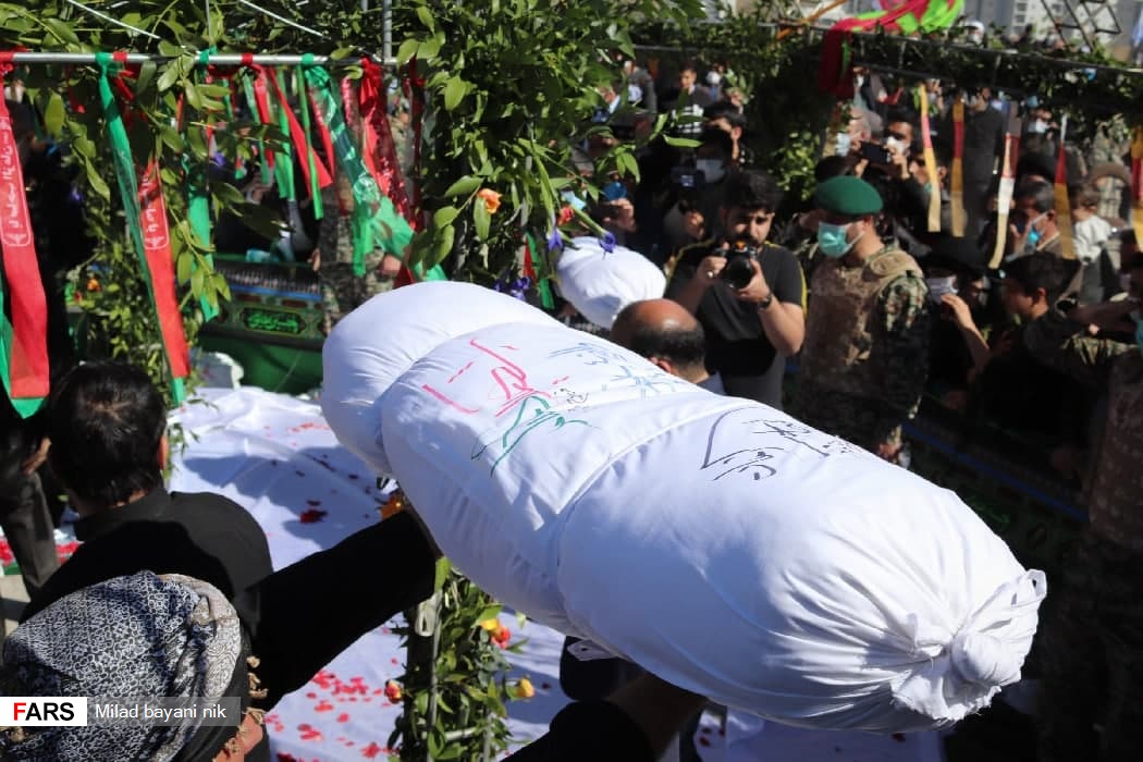 تشییع دو شهید گمنام