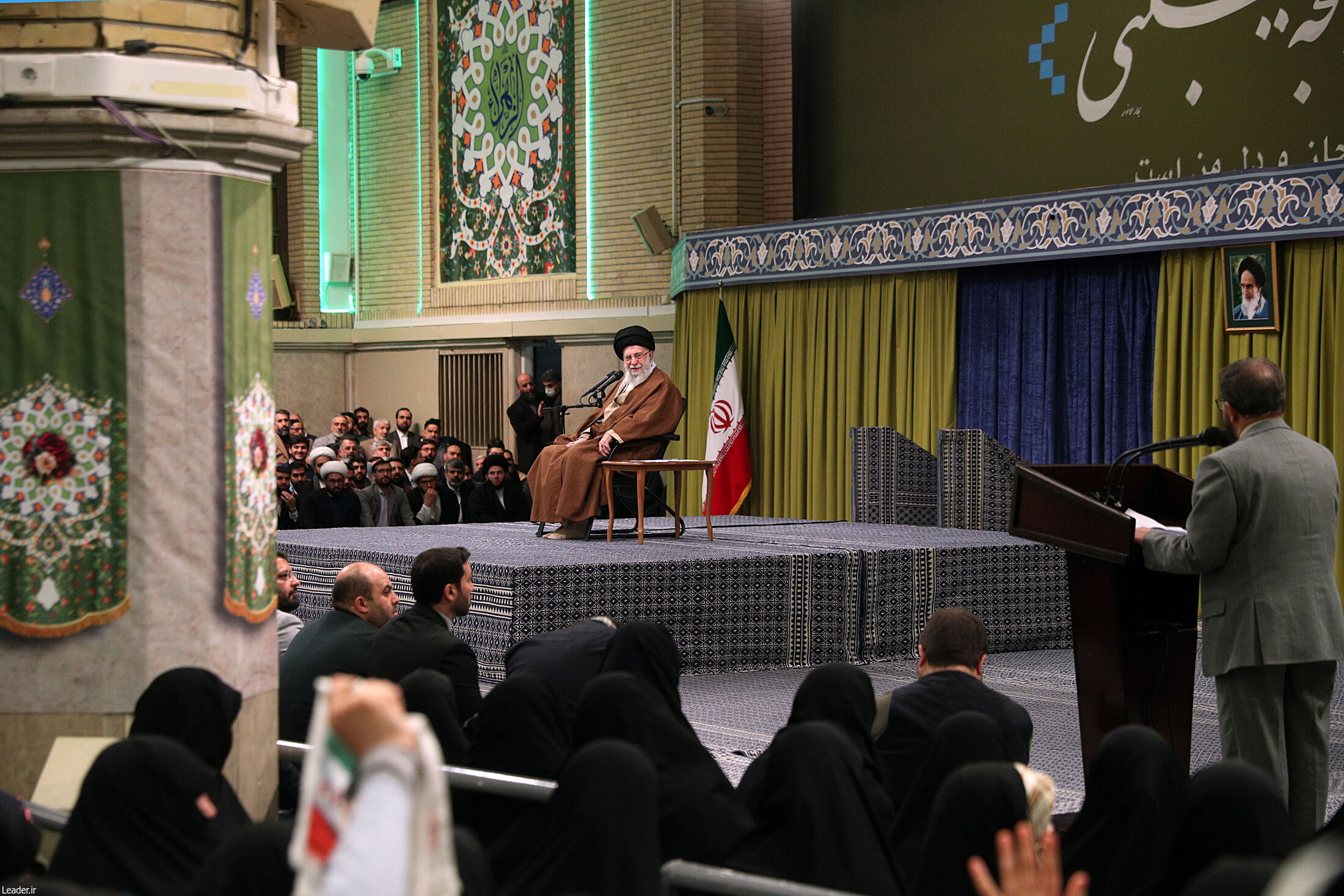 دیدار مداحان و شاعران اهل‌بیت(ع) با رهبر انقلاب