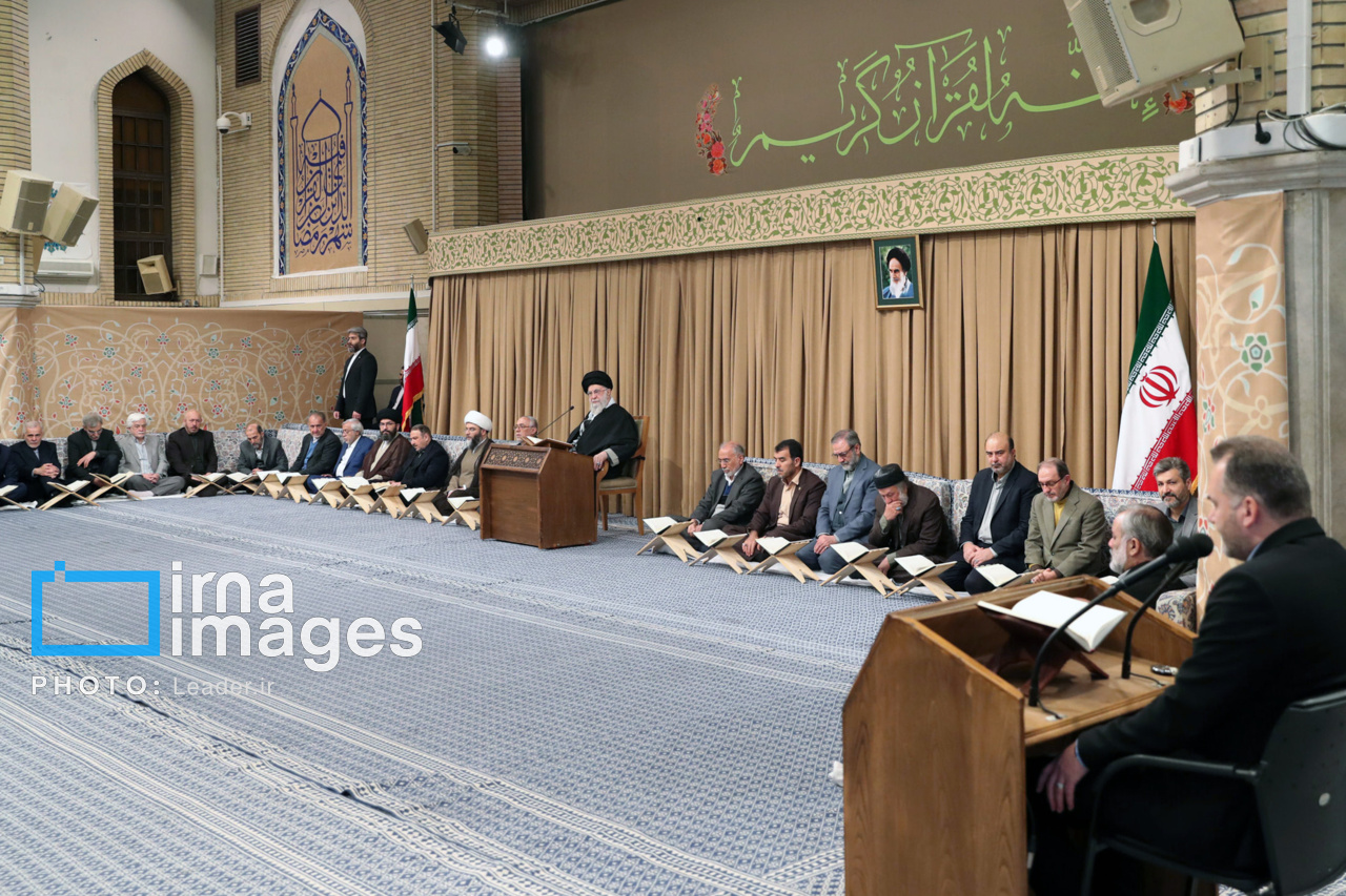 رهبر انقلاب در محفل قرآنی
