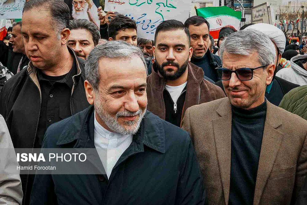 حضور جمعی از مسئولان در راهپیمایی ۲۲ بهمن - تهران