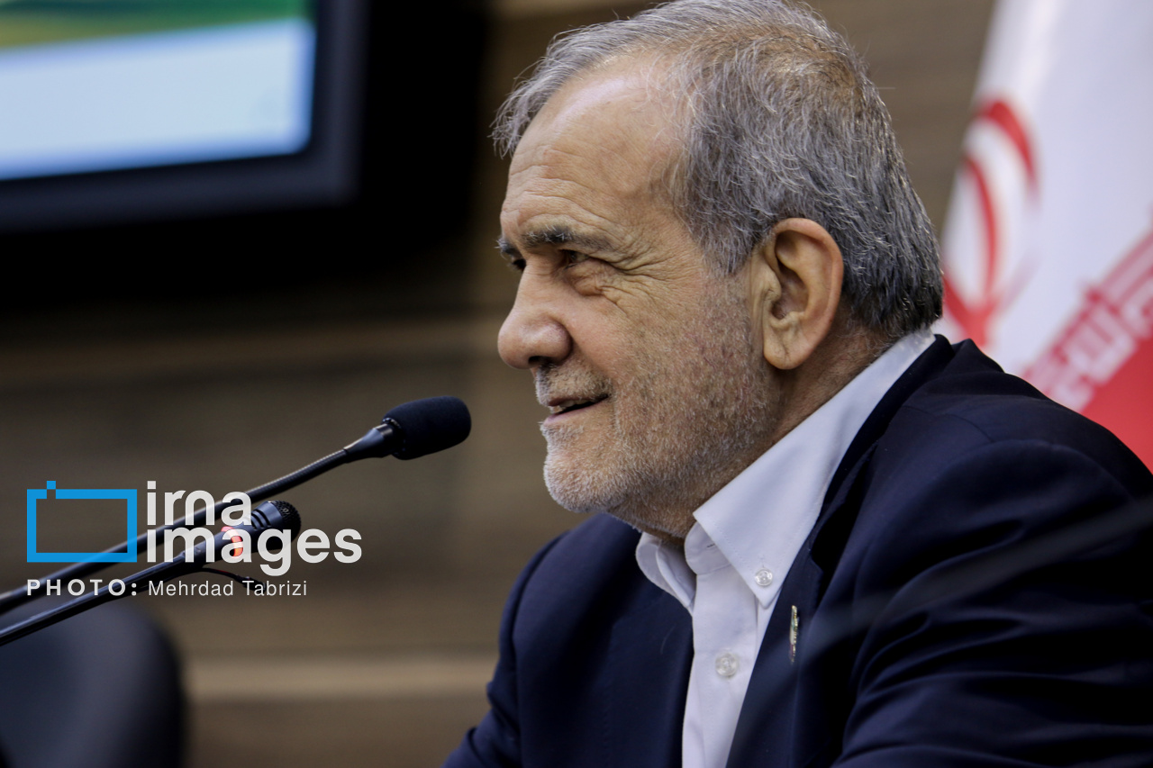 سفر رئیس جمهور به آذربایجان غربی