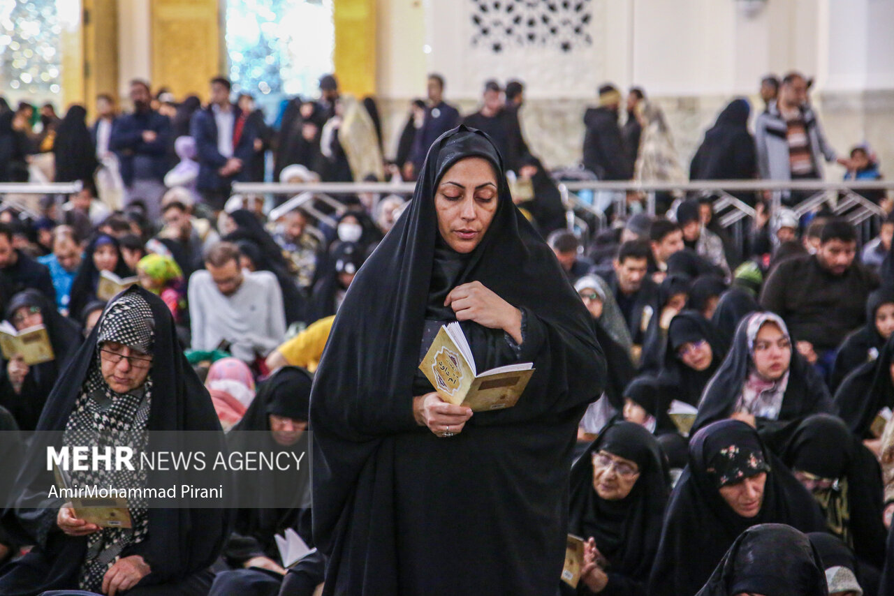 مراسم «ام داوود» در حرم حضرت معصومه (ع)