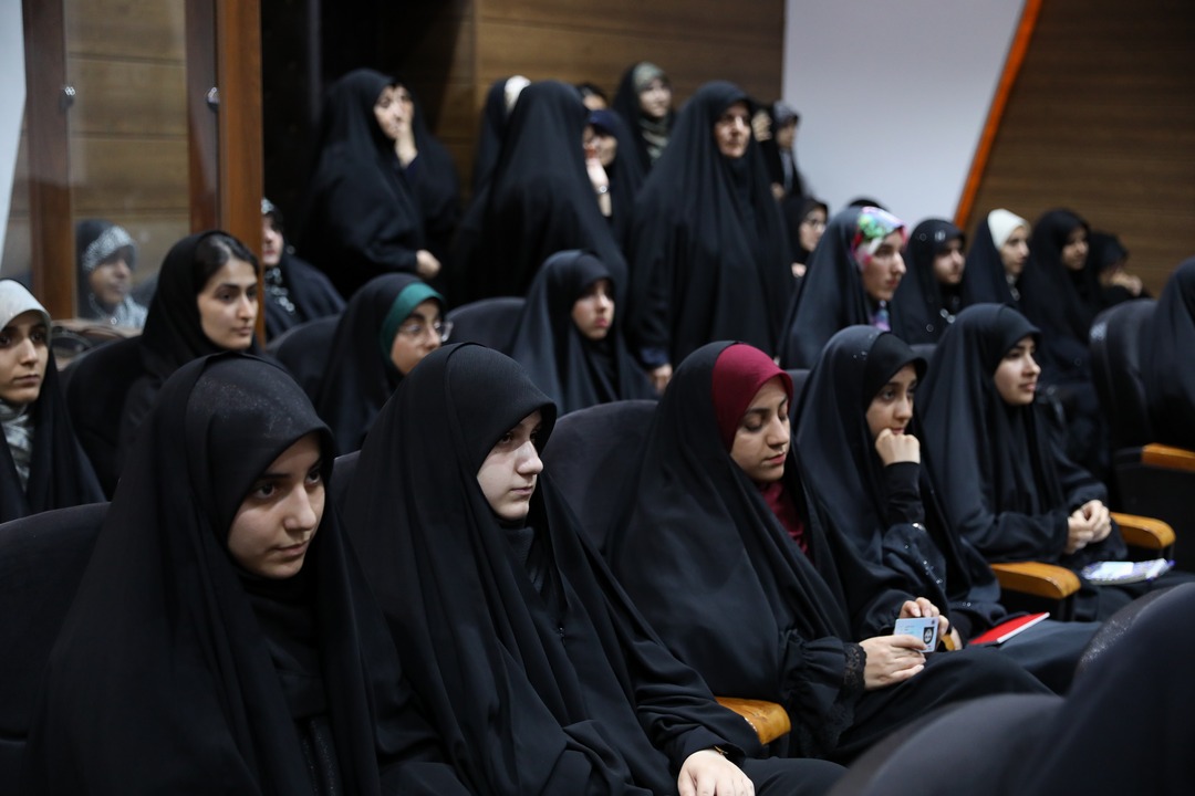 نشست صمیمانه تشکل های دانشجویی استان گلستان با قالیباف