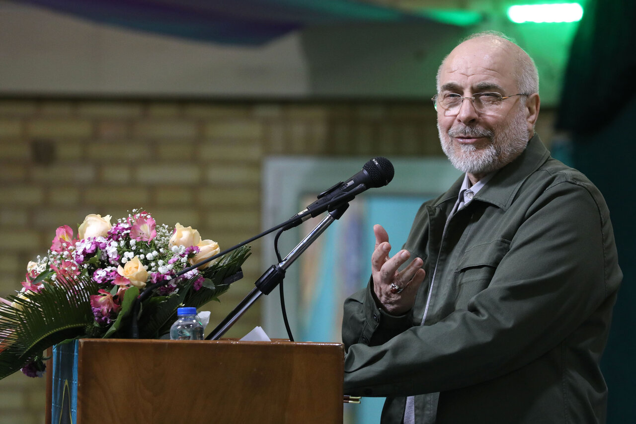 حضور قالیباف در جمع پاسداران یگان حفاظت مجلس