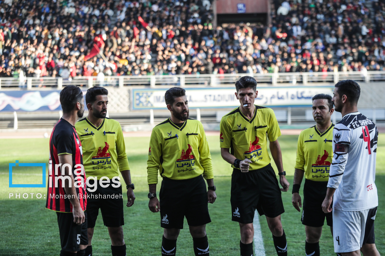 حضور زنان تماشاگر در ورزشگاه امام رضا