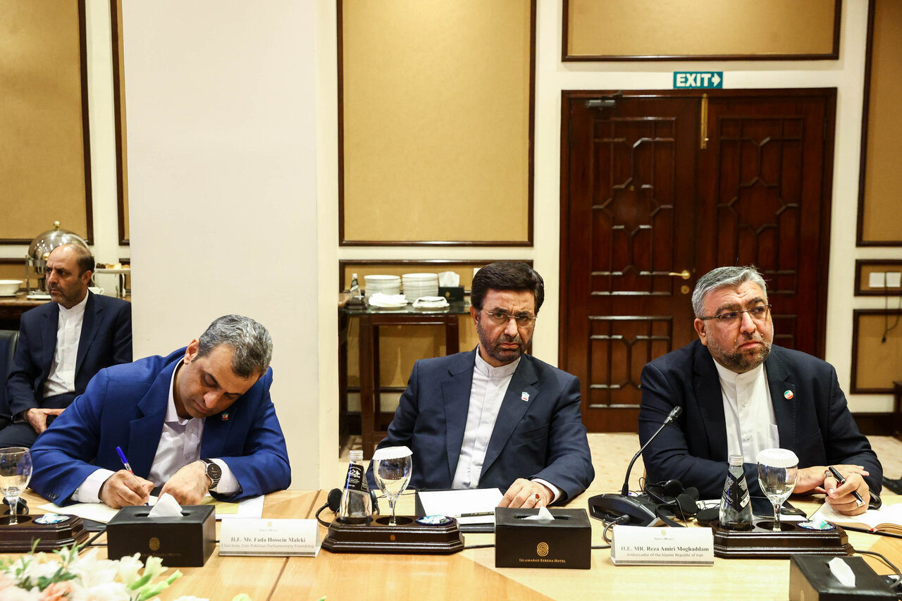 نشست اعضای فدراسیون اتاق‌های بازرگانی پاکستان با  قالیباف 