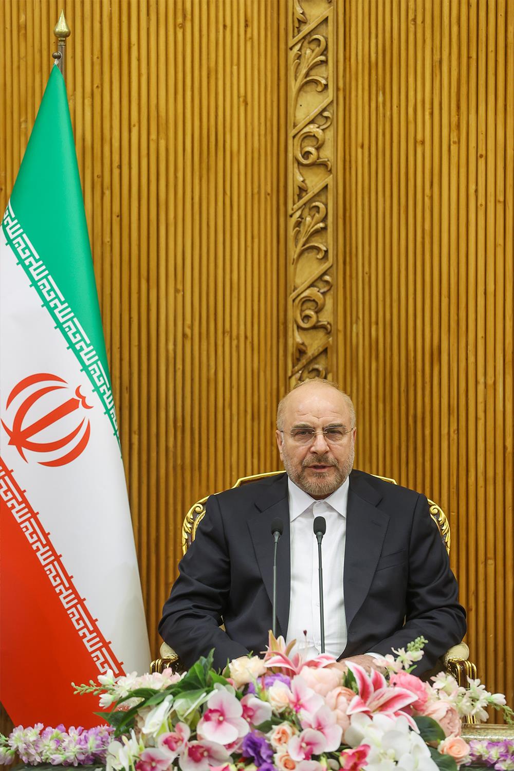 بدرقه رسمی رئیس مجلس برای سفر به امارات