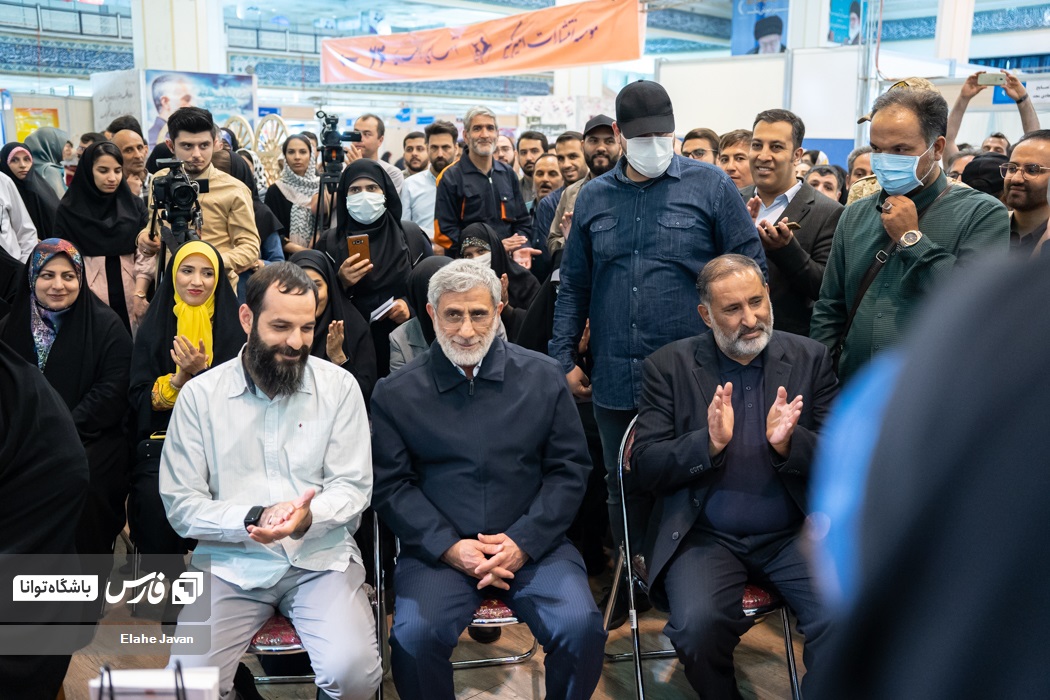 بازدید سردار قاآنی از نمایشگاه کتاب