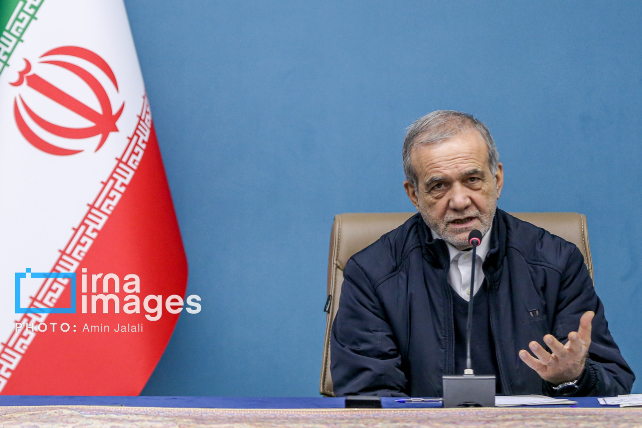 افتتاح و بهره برداری از طرح های نفت و نیرو