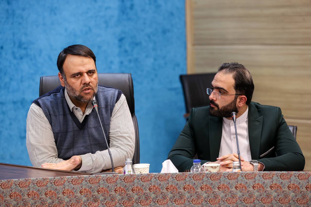 نشست صمیمانه فعالان فرهنگی و اجتماعی استان یزد با قالیباف