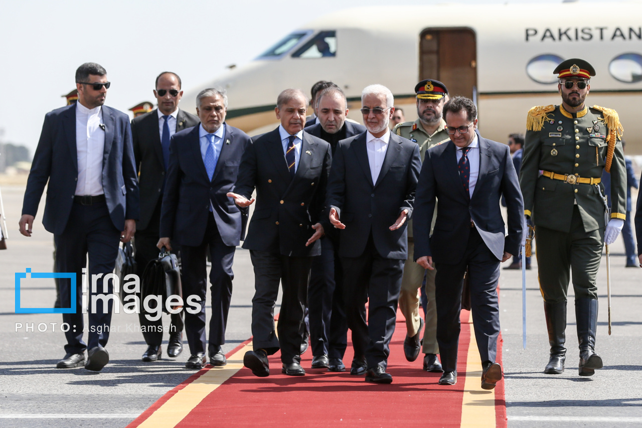 ورود نخست‌وزیر پاکستان به تهران