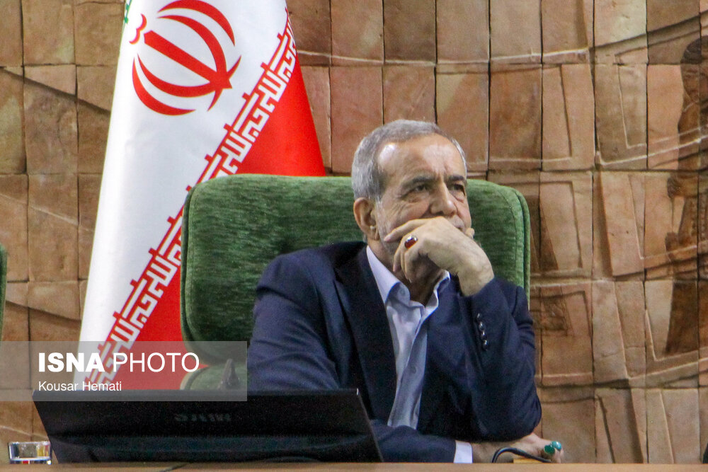 نشست رئیس جمهور با نخبگان، فرهیختگان و فعالان فرهنگی کرمانشاه