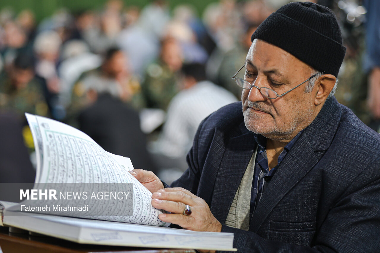 جزء خوانی قرآن کریم در حرم  عبدالعظیم 