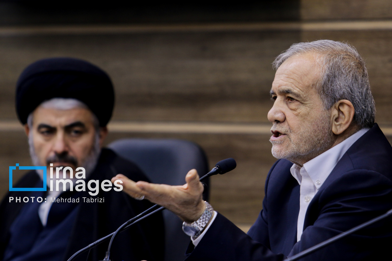 سفر رئیس جمهور به آذربایجان غربی