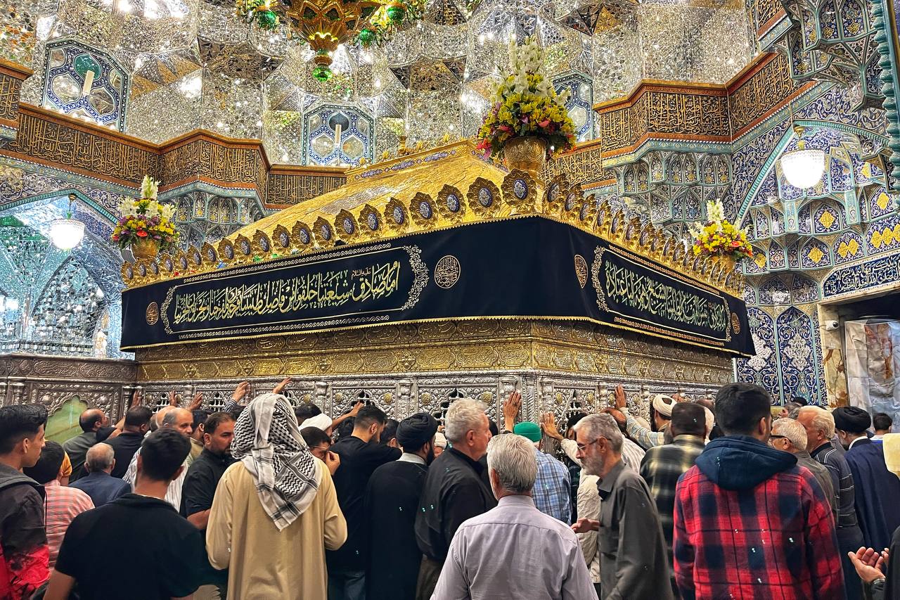 حضور قالیباف در حرم حضرت معصومه(س)  و دیدار صمیمی با مردم