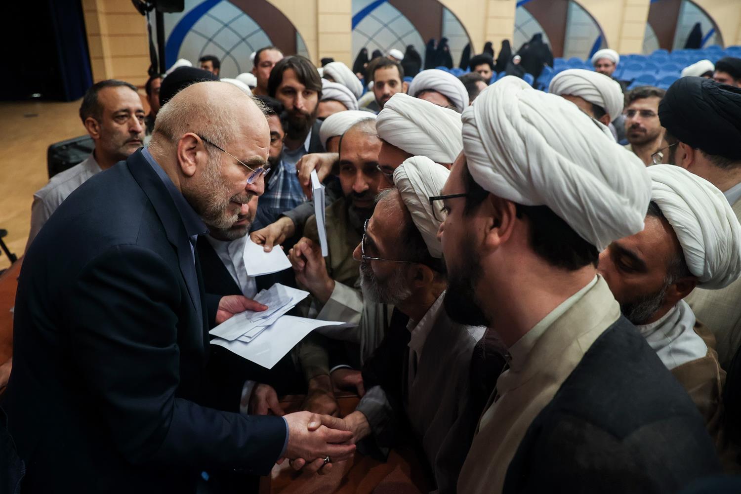  همایش بزرگ راویان مکتب حسینی(ع) در قم با حضور قالیباف