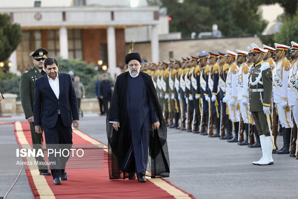 بدرقه رییس جمهور پیش از سفر به آمریکای لاتین