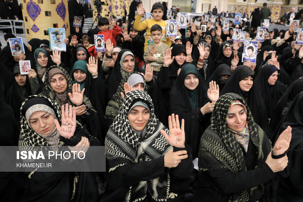 دیدار خانواده شهدای اقتدار با رهبر انقلاب