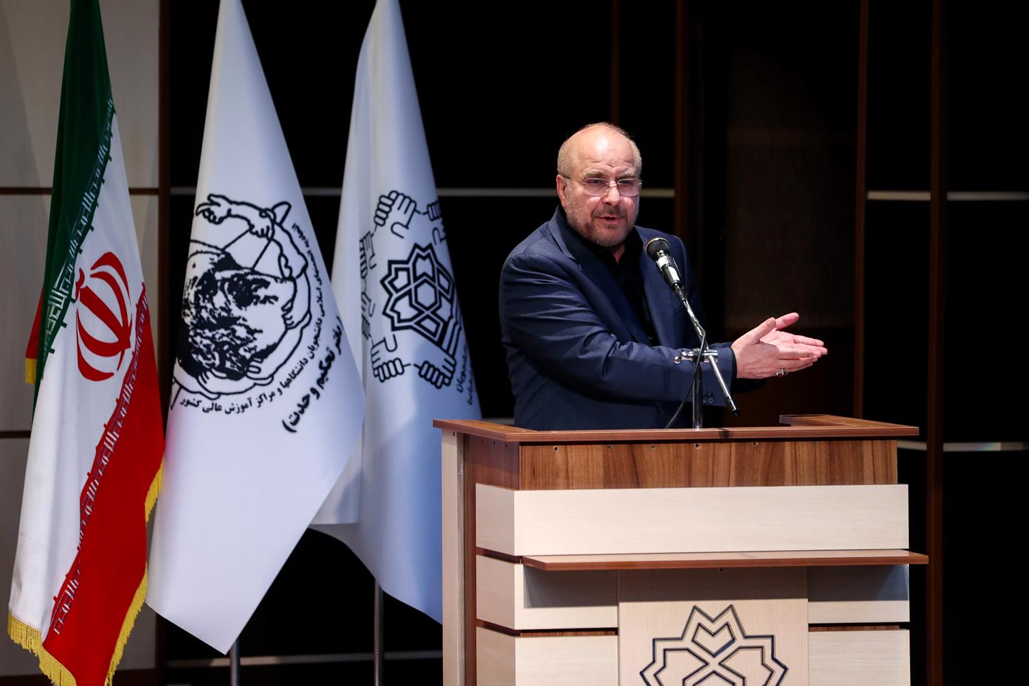 نشست قالیباف با جمعی از اعضای دفتر تحکیم وحدت