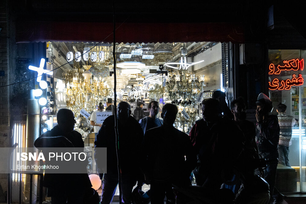 آتش‌سوزی انبار لوازم الکترونیکی در لاله‌زار