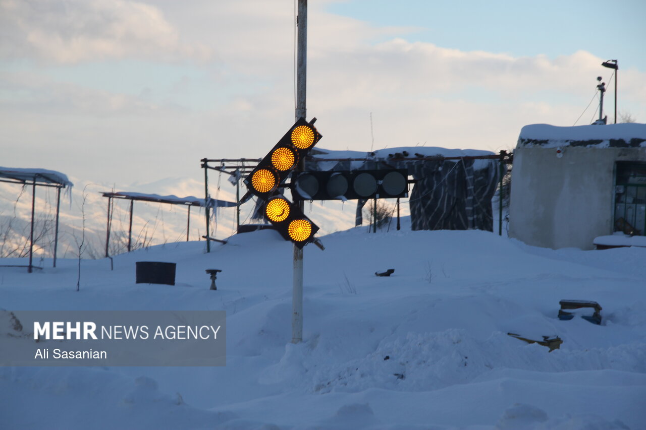 بارش برف در گردنه حیران