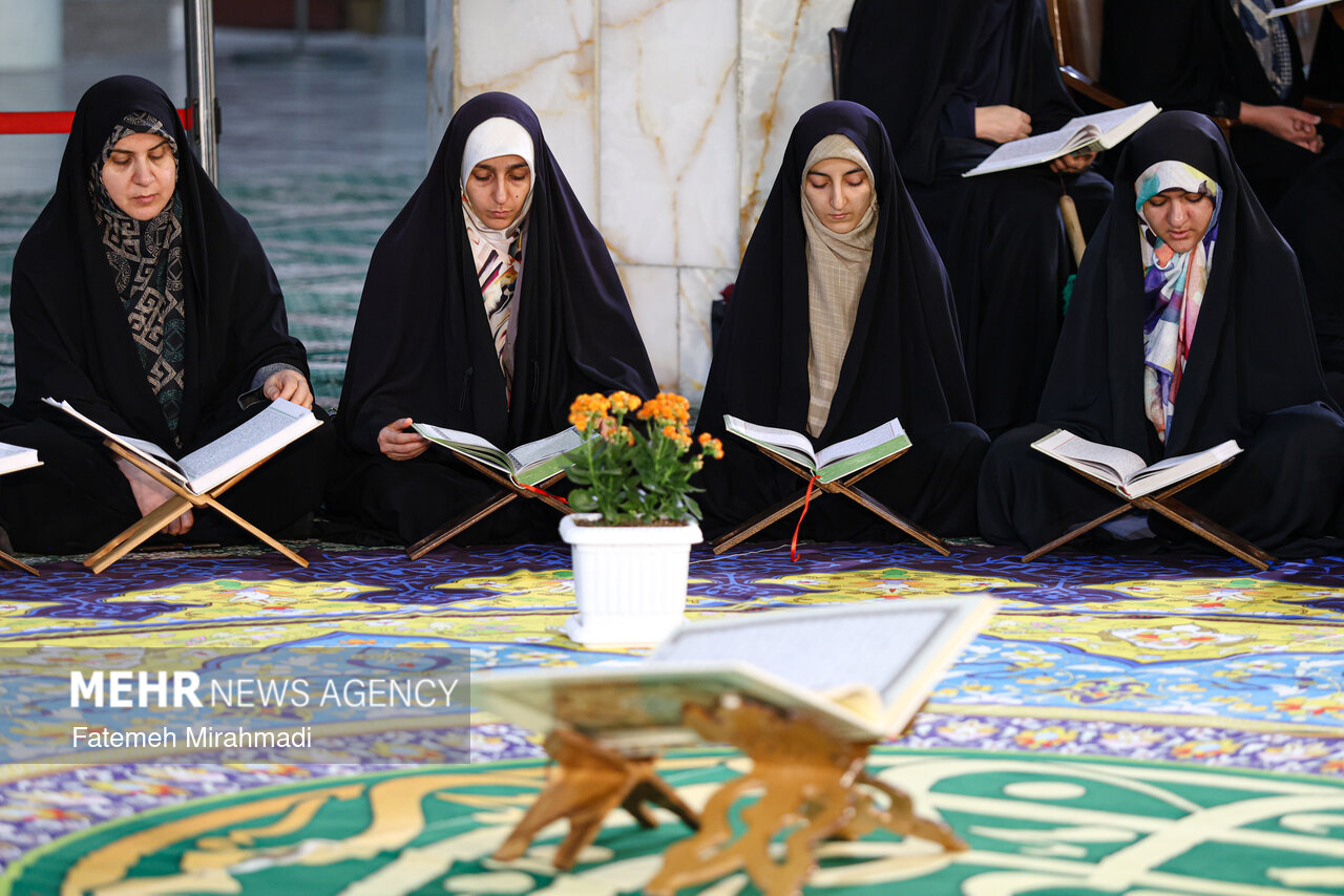 جزء خوانی قرآن کریم در حرم  عبدالعظیم 