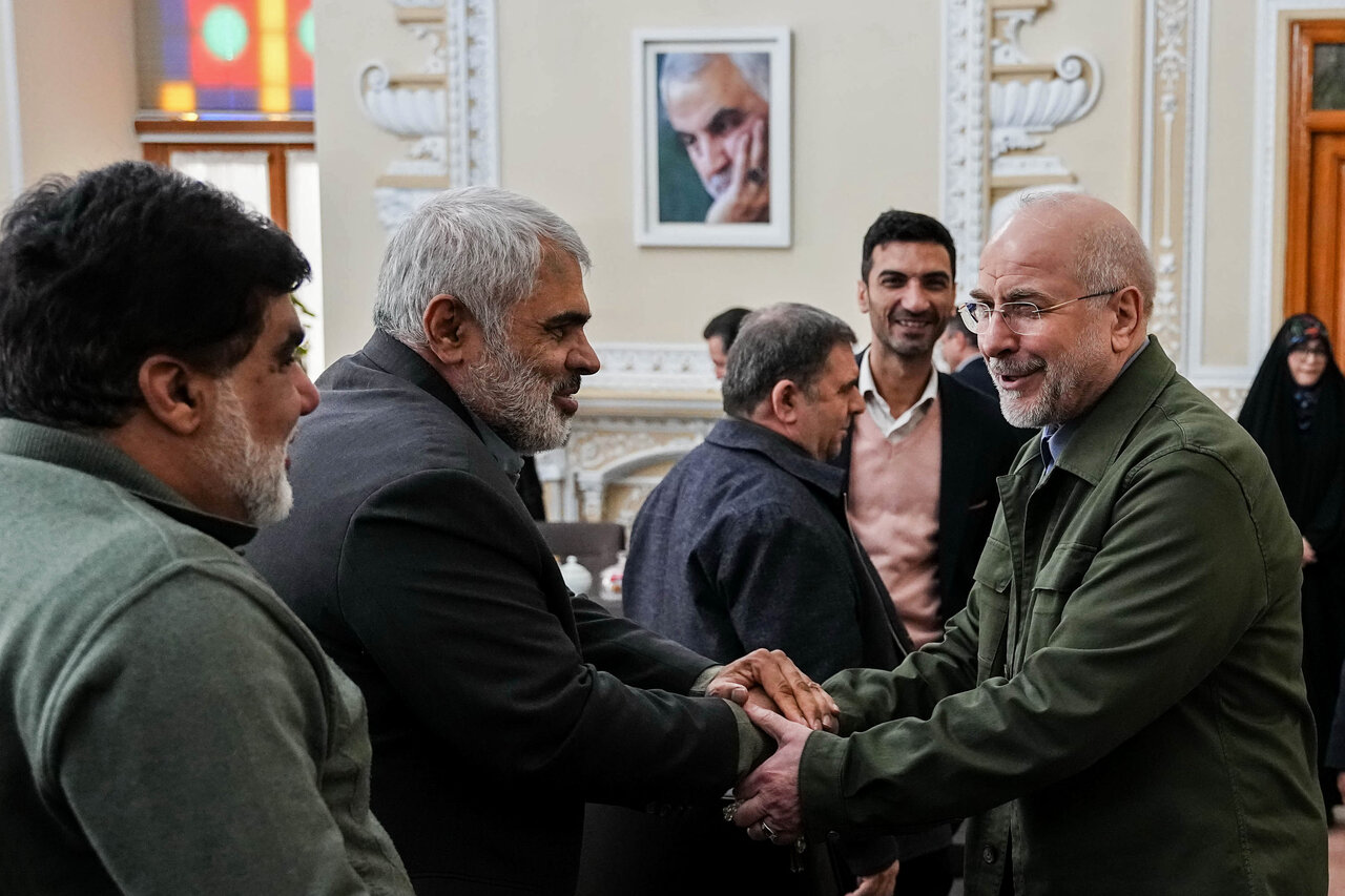 دیدار جمعی از جانبازان و ایثارگران با قالیباف