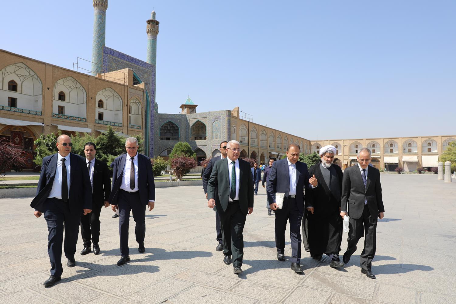 بازدید رئیس مجلس الجزایر از مجموعه تاریخی نقش جهان