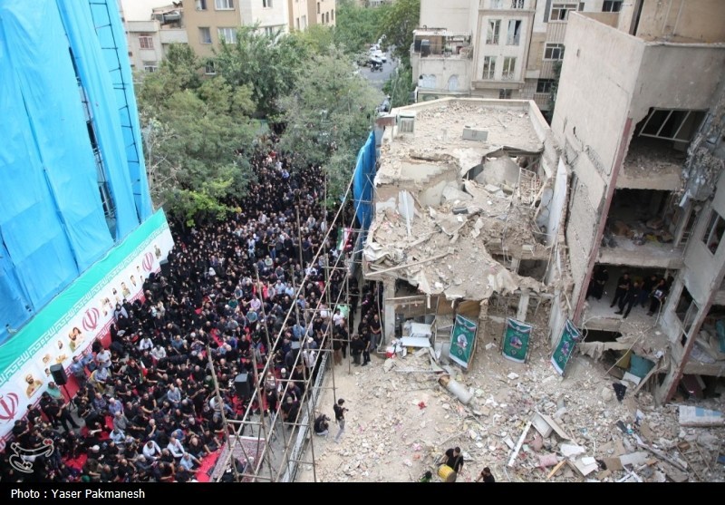 مداحی مهدی رسولی در یک محله خاص