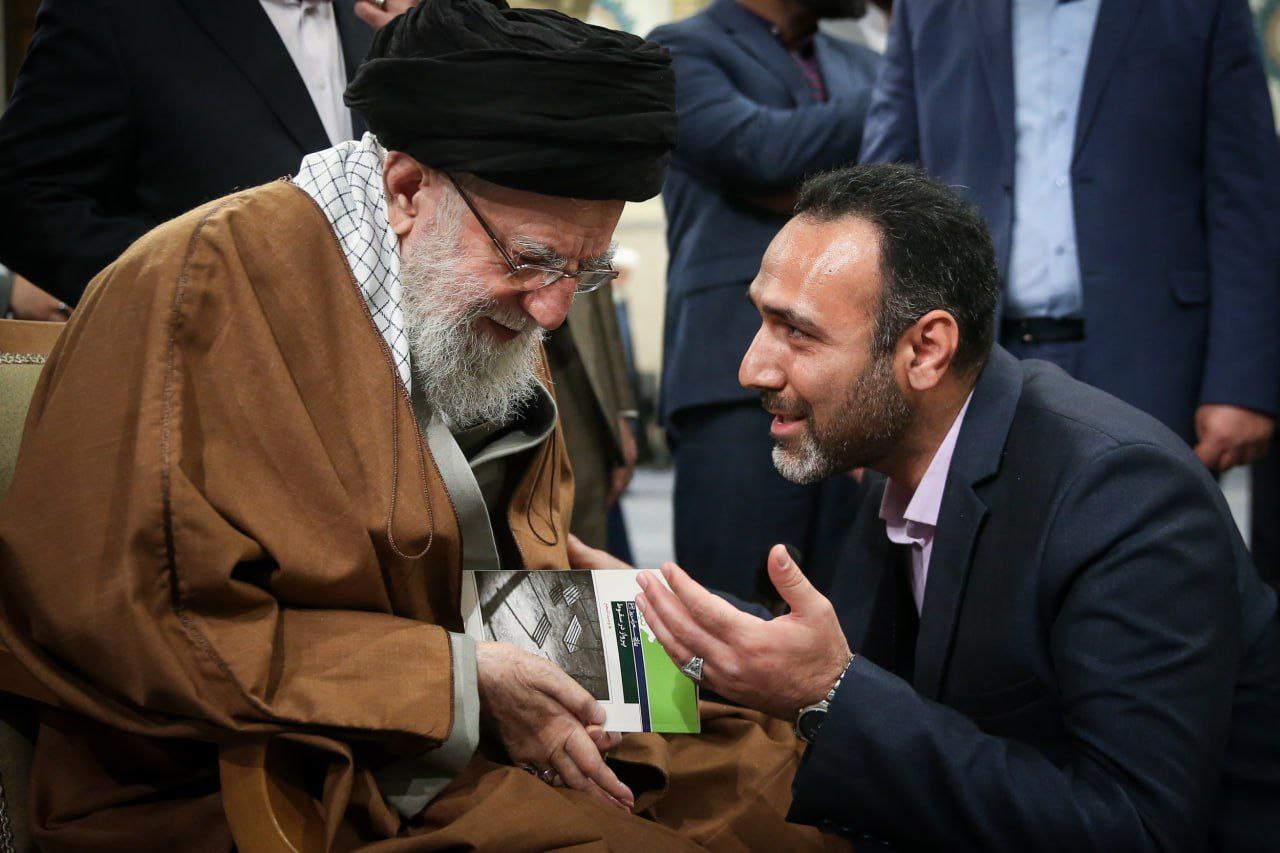 دیدار شاعران و اهالی فرهنگ و ادب فارسی با رهبر انقلاب