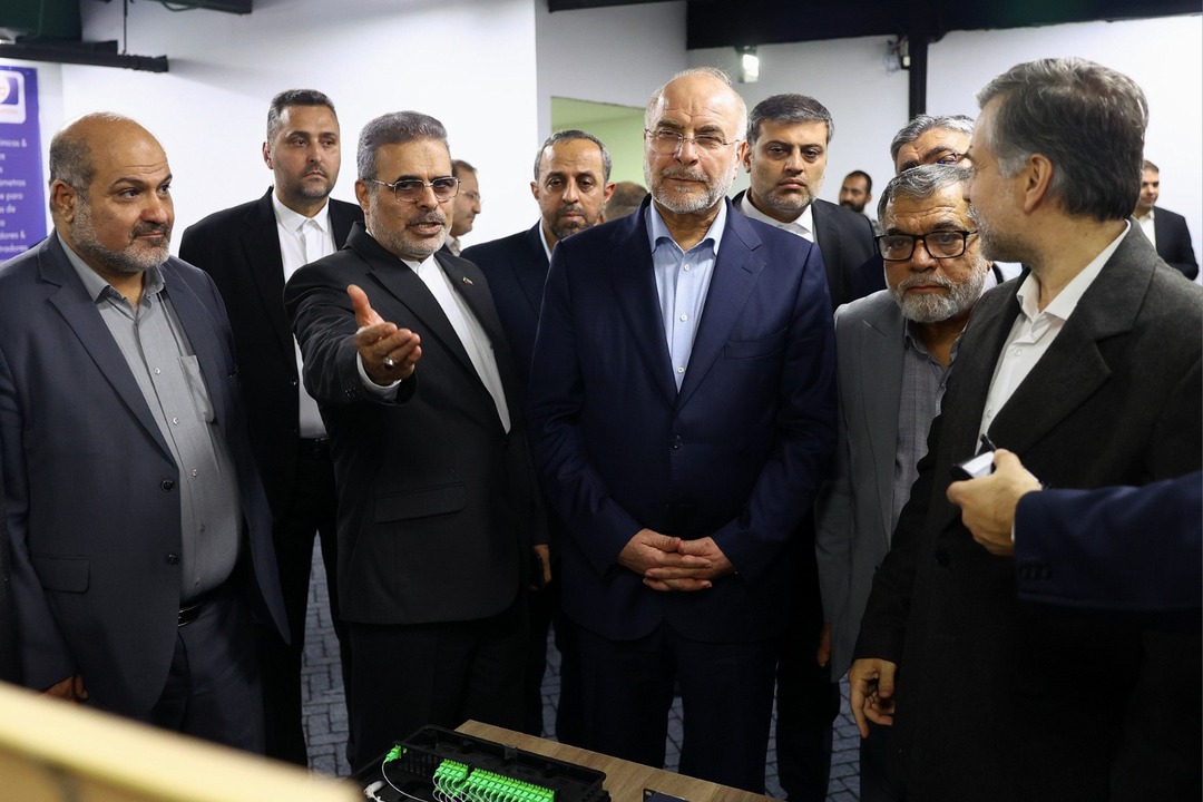 بازدید قالیباف از نمایشگاه دستاوردهای فن آوری جمهوری اسلامی در کاراکاس