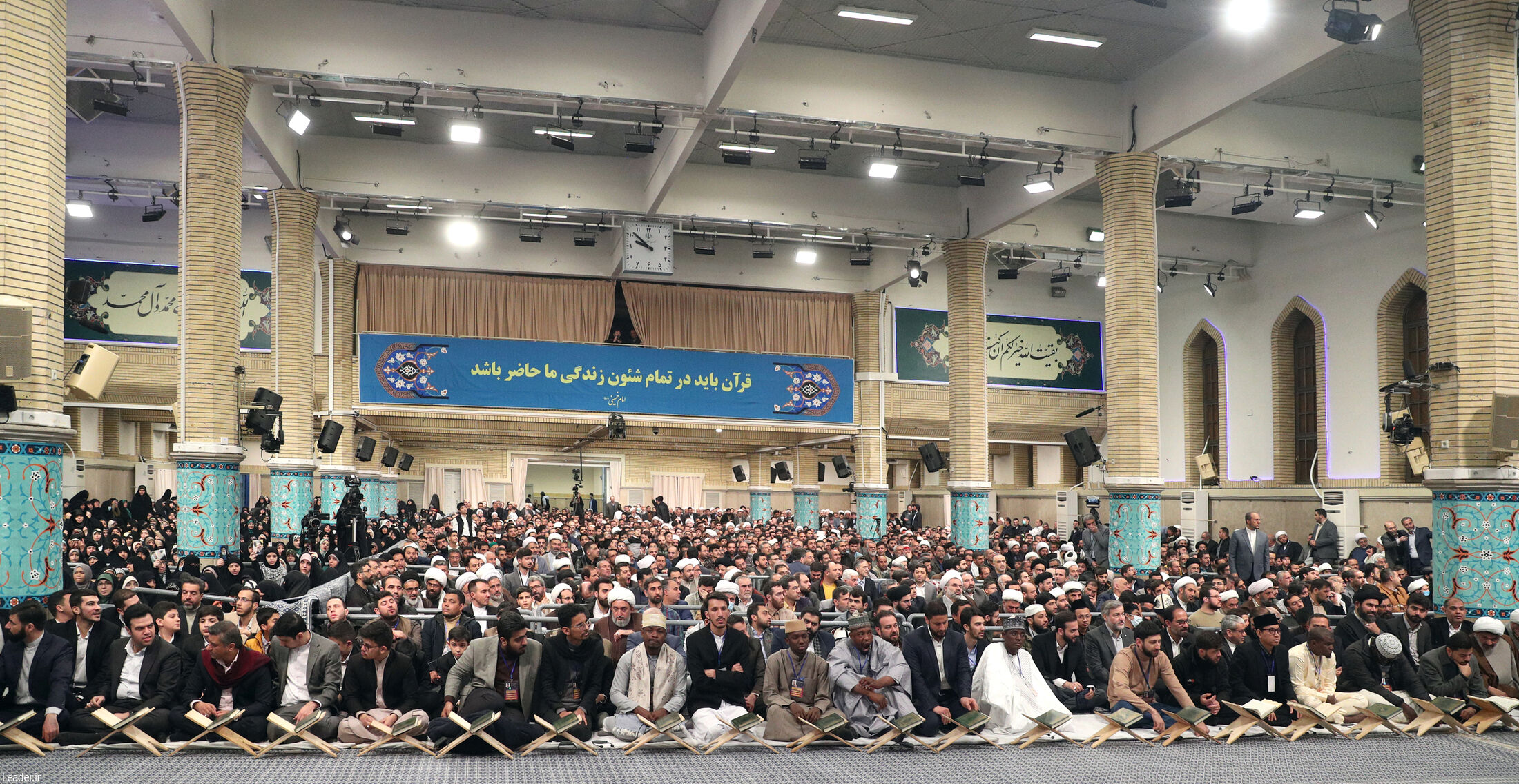 دیدار شرکت‌کنندگان در مسابقات قرآن با رهبر انقلاب